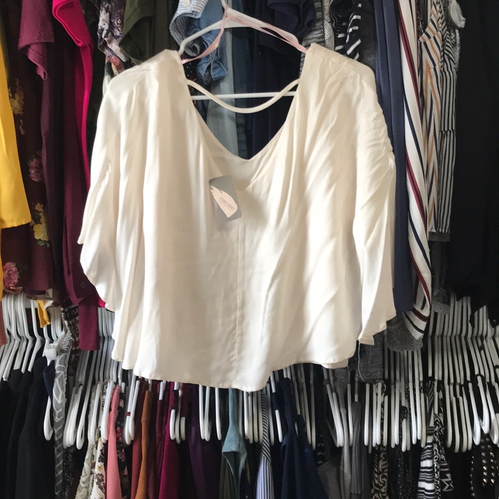 🆕off white blouse🆕 - Picture 4 of 4
